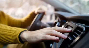 Язык водителей: как общаться на дороге без слов