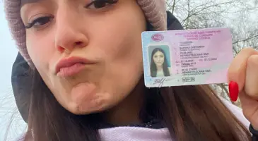 Женщина с правами за рулём: стереотипы и реальность